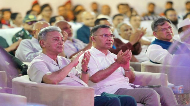 চট্টগ্রামের জেএম সেন হল পূজামণ্ডপ পরিদর্শন করলেন প্রধানমন্ত্রী তারেক রহমান
